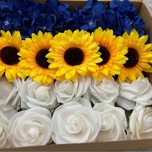 20 Count Blue Hydrangeas White Rose Sunflower Bouquet Centerpiece Wedding